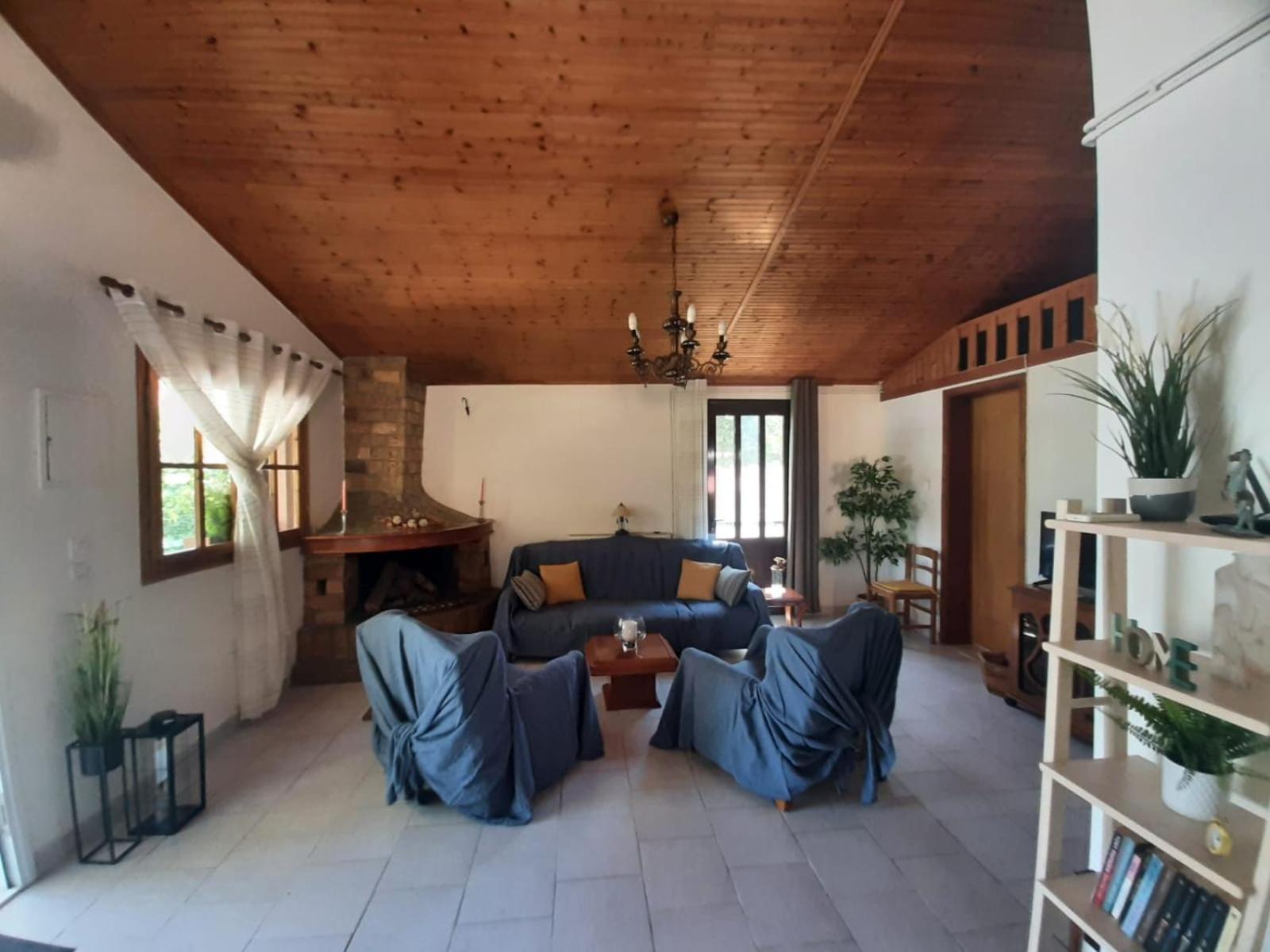 Tota's Family House, 4 Min Walk To The