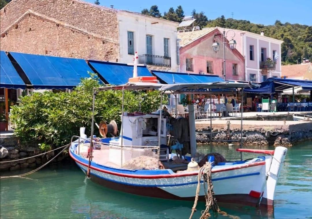 Casa vacanze Tota's Family House, 4 Min Walk To The