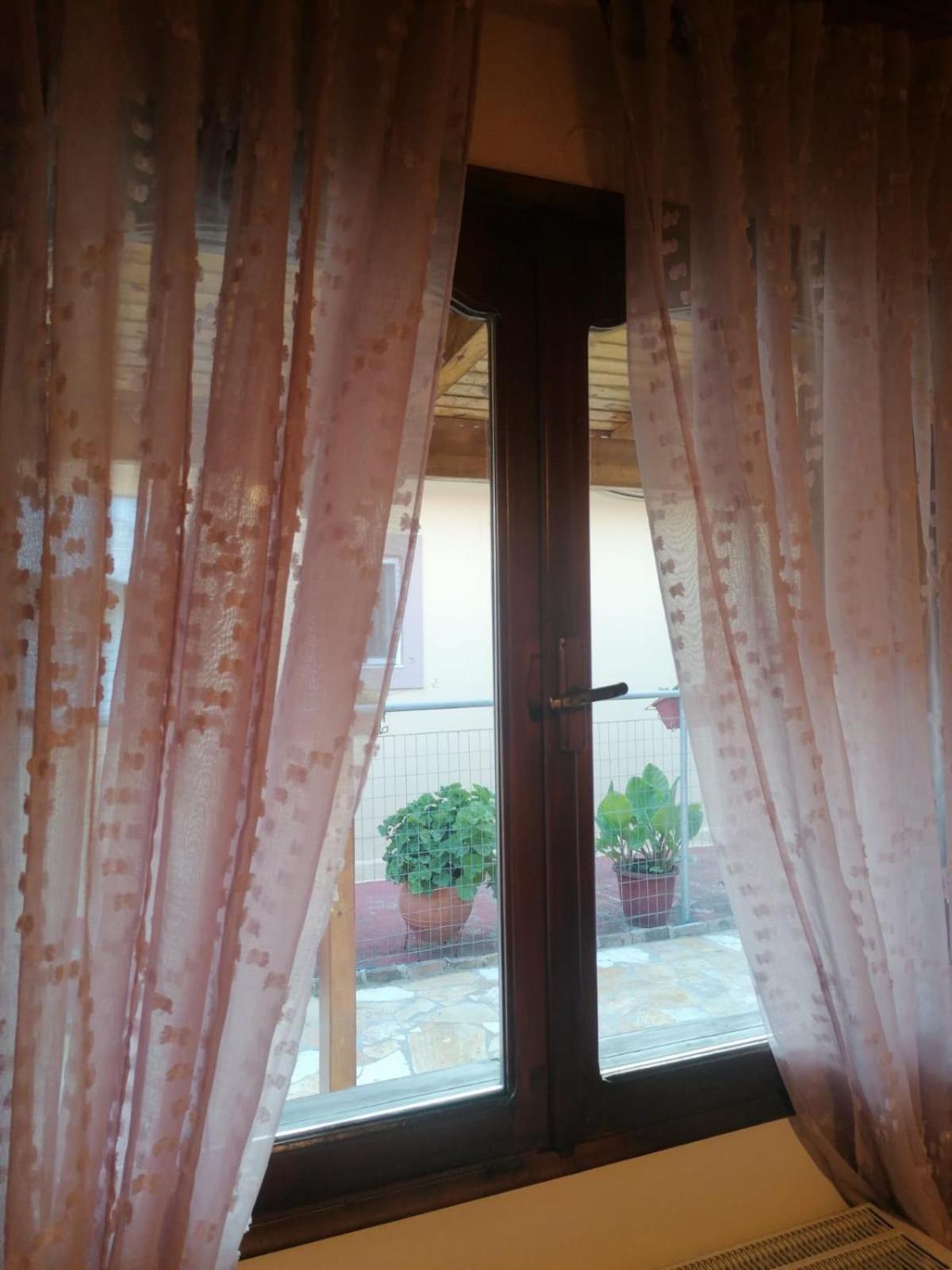 Tota's Family House, 4 Min Walk To The