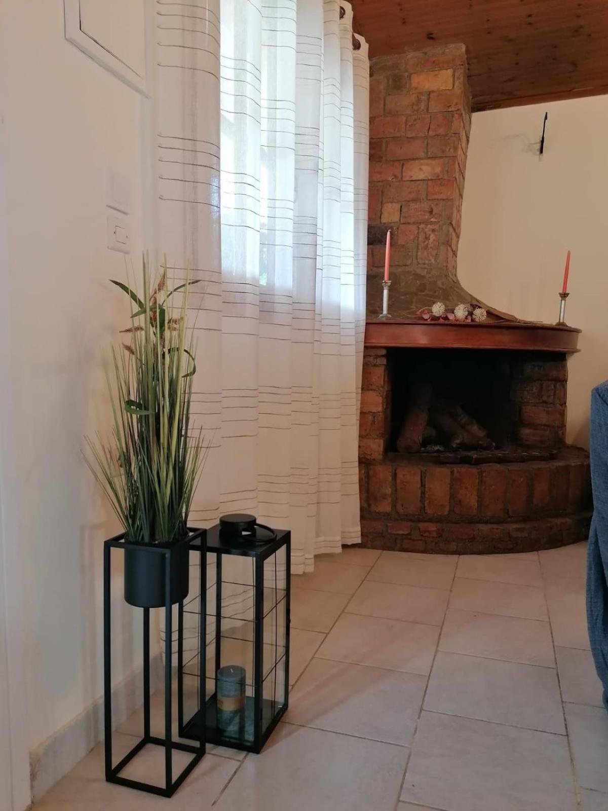 Tota's Family House, 4 Min Walk To The