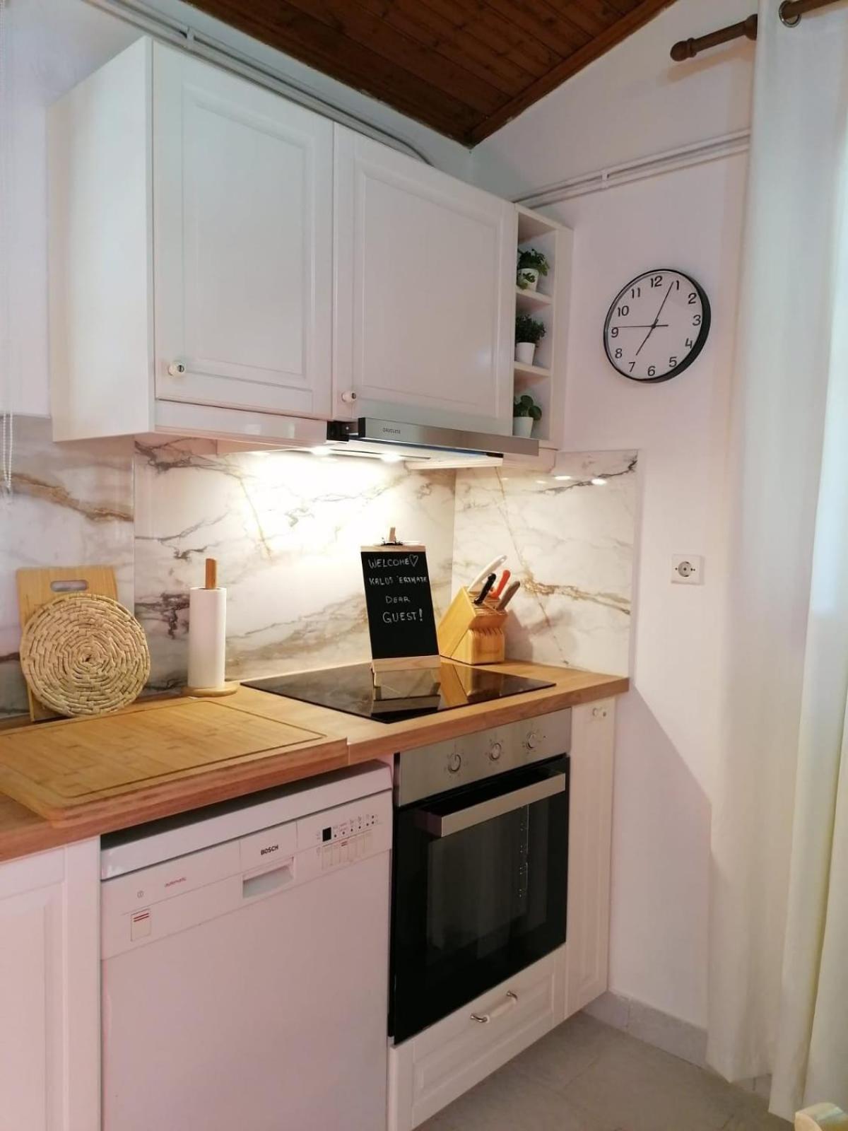 Casa vacanze Tota's Family House, 4 Min Walk To The